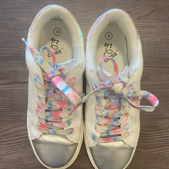 Girls tennis shoes! Barley worn! - Picture 5 of 5